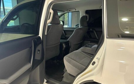 Toyota Land Cruiser Prado 150 рестайлинг 2, 2011 год, 3 100 000 рублей, 8 фотография