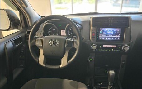 Toyota Land Cruiser Prado 150 рестайлинг 2, 2011 год, 3 100 000 рублей, 9 фотография