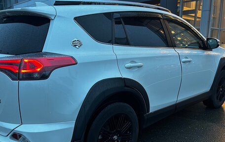 Toyota RAV4, 2017 год, 2 399 000 рублей, 2 фотография