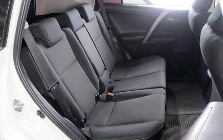 Toyota RAV4, 2017 год, 2 399 000 рублей, 13 фотография
