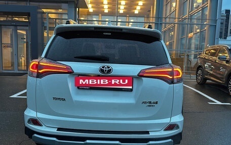 Toyota RAV4, 2017 год, 2 399 000 рублей, 5 фотография