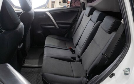 Toyota RAV4, 2017 год, 2 399 000 рублей, 22 фотография
