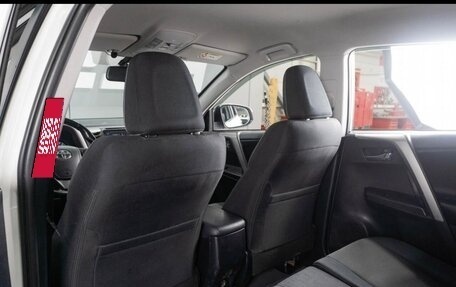 Toyota RAV4, 2017 год, 2 399 000 рублей, 21 фотография