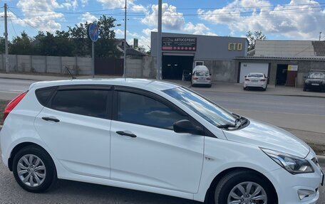 Hyundai Solaris II рестайлинг, 2015 год, 1 100 000 рублей, 24 фотография