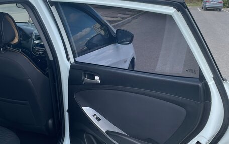 Hyundai Solaris II рестайлинг, 2015 год, 1 100 000 рублей, 21 фотография