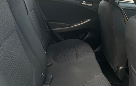 Hyundai Solaris II рестайлинг, 2015 год, 1 100 000 рублей, 20 фотография