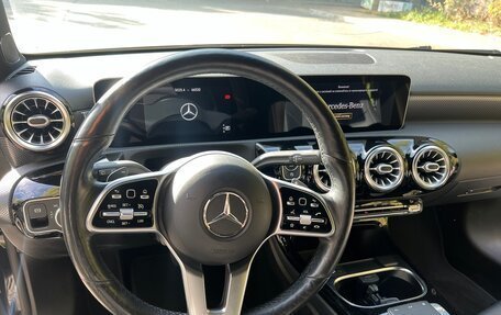 Mercedes-Benz A-Класс, 2018 год, 2 990 000 рублей, 11 фотография