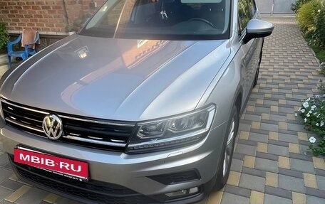 Volkswagen Tiguan II, 2019 год, 2 200 000 рублей, 3 фотография