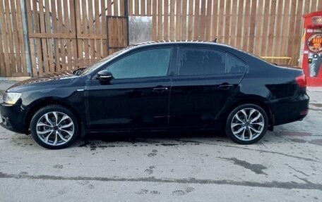 Volkswagen Jetta VI, 2013 год, 1 030 000 рублей, 3 фотография