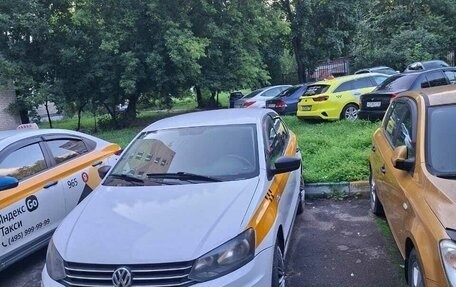Volkswagen Polo VI (EU Market), 2015 год, 599 000 рублей, 2 фотография