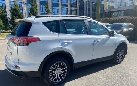 Toyota RAV4, 2018 год, 2 900 000 рублей, 6 фотография