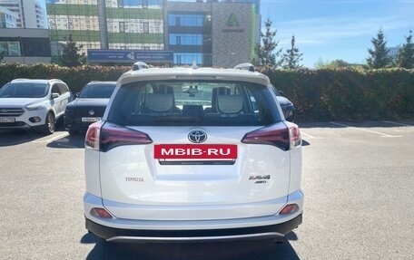Toyota RAV4, 2018 год, 2 900 000 рублей, 7 фотография
