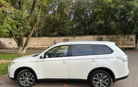 Mitsubishi Outlander III рестайлинг 3, 2014 год, 1 790 000 рублей, 3 фотография