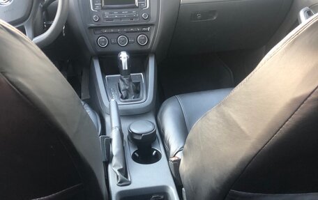 Volkswagen Jetta VI, 2015 год, 1 350 000 рублей, 21 фотография