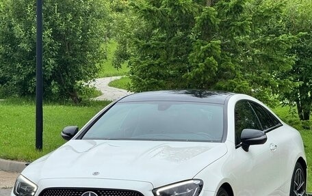 Mercedes-Benz E-Класс, 2021 год, 5 900 000 рублей, 4 фотография