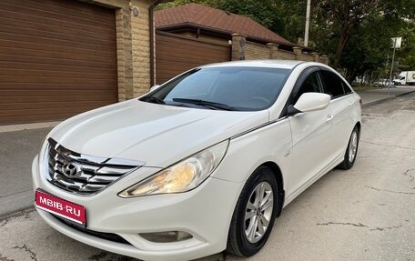 Hyundai Sonata VI, 2010 год, 900 000 рублей, 1 фотография