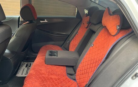 Hyundai Sonata VI, 2010 год, 900 000 рублей, 9 фотография