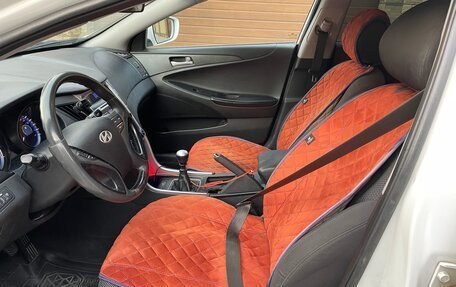 Hyundai Sonata VI, 2010 год, 900 000 рублей, 8 фотография