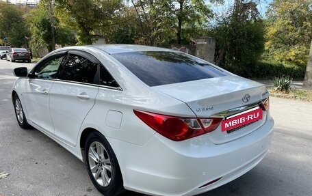 Hyundai Sonata VI, 2010 год, 900 000 рублей, 5 фотография