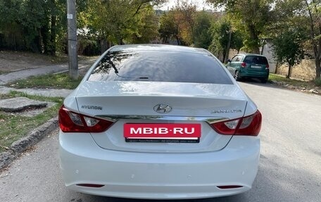 Hyundai Sonata VI, 2010 год, 900 000 рублей, 10 фотография