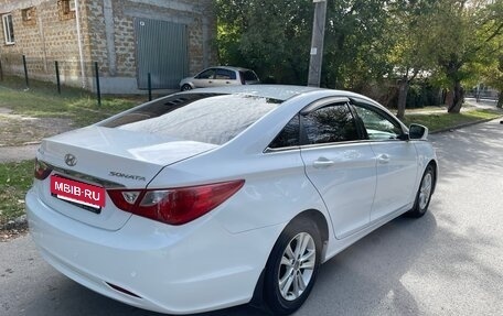 Hyundai Sonata VI, 2010 год, 900 000 рублей, 11 фотография