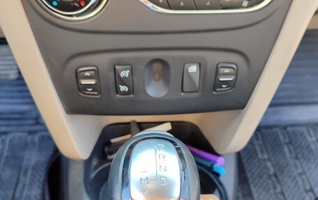 Renault Logan II, 2015 год, 605 000 рублей, 9 фотография