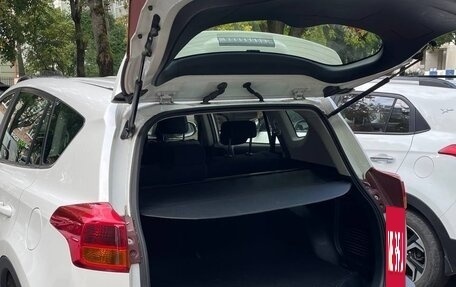 Toyota RAV4, 2013 год, 1 900 000 рублей, 4 фотография