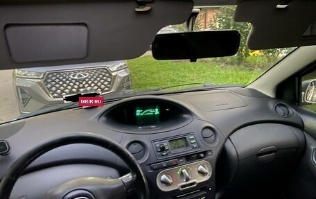 Toyota Yaris I рестайлинг, 2003 год, 300 000 рублей, 8 фотография