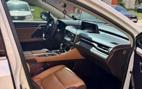 Lexus RX IV рестайлинг, 2017 год, 3 680 000 рублей, 4 фотография
