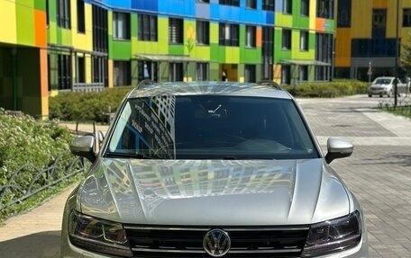 Volkswagen Tiguan II, 2020 год, 2 400 000 рублей, 6 фотография