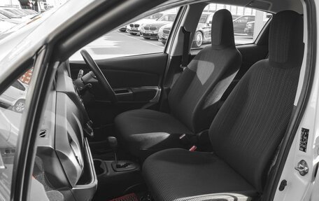 Toyota Vitz, 2019 год, 1 129 000 рублей, 8 фотография