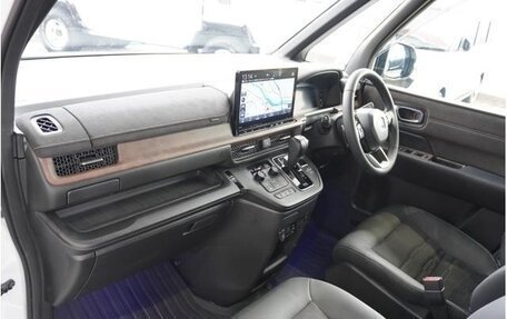 Honda Stepwgn, 2022 год, 1 913 027 рублей, 13 фотография