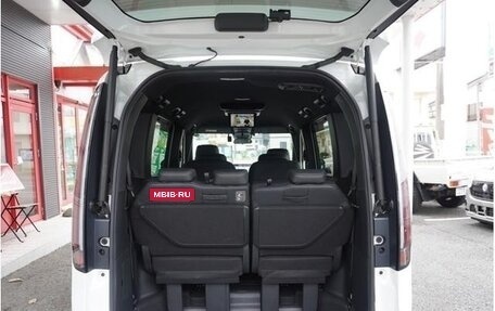 Honda Stepwgn, 2022 год, 1 913 027 рублей, 22 фотография