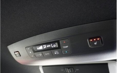 Honda Stepwgn, 2022 год, 2 070 000 рублей, 25 фотография