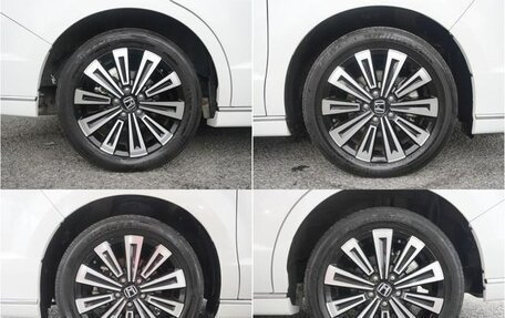 Honda Stepwgn, 2022 год, 2 070 000 рублей, 36 фотография