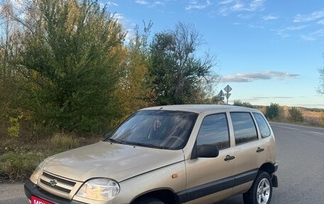 Chevrolet Niva I рестайлинг, 2004 год, 315 000 рублей, 1 фотография