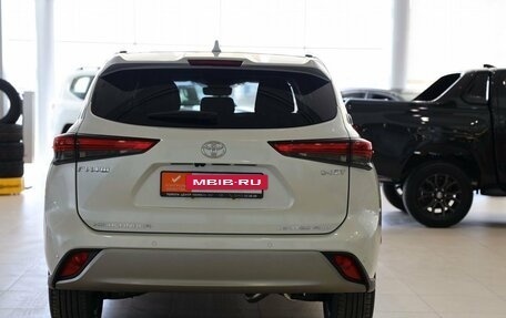 Toyota Highlander, 2025 год, 6 300 000 рублей, 6 фотография