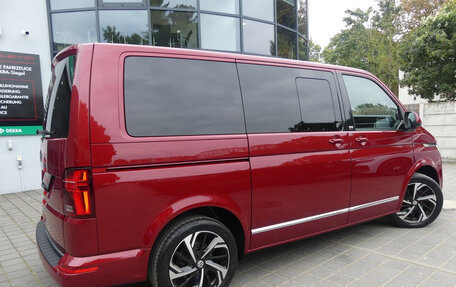 Volkswagen Multivan T6 рестайлинг, 2022 год, 5 800 000 рублей, 4 фотография