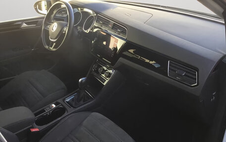 Volkswagen Touran III, 2022 год, 3 800 000 рублей, 9 фотография