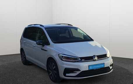 Volkswagen Touran III, 2022 год, 3 800 000 рублей, 3 фотография