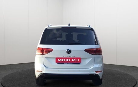 Volkswagen Touran III, 2022 год, 3 800 000 рублей, 5 фотография