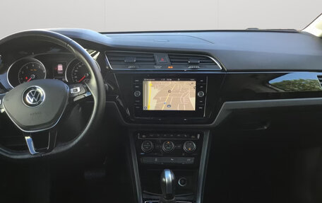 Volkswagen Touran III, 2022 год, 3 800 000 рублей, 10 фотография