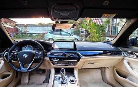 BMW 5 серия, 2019 год, 2 990 000 рублей, 13 фотография