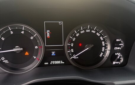 Toyota Land Cruiser 200, 2016 год, 6 000 000 рублей, 6 фотография