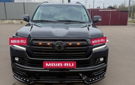 Toyota Land Cruiser 200, 2016 год, 6 000 000 рублей, 21 фотография