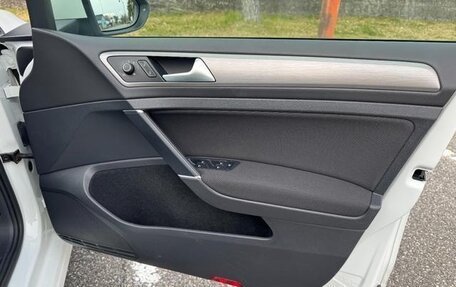 Volkswagen Golf VII, 2015 год, 750 000 рублей, 33 фотография