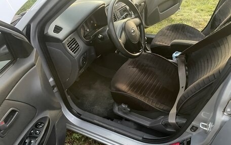 KIA Rio II, 2011 год, 680 000 рублей, 3 фотография