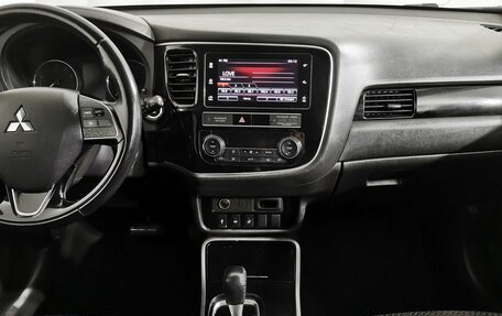 Mitsubishi Outlander III рестайлинг 3, 2019 год, 2 085 000 рублей, 11 фотография