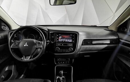 Mitsubishi Outlander III рестайлинг 3, 2019 год, 2 085 000 рублей, 10 фотография