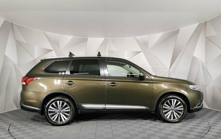 Mitsubishi Outlander III рестайлинг 3, 2019 год, 2 085 000 рублей, 6 фотография